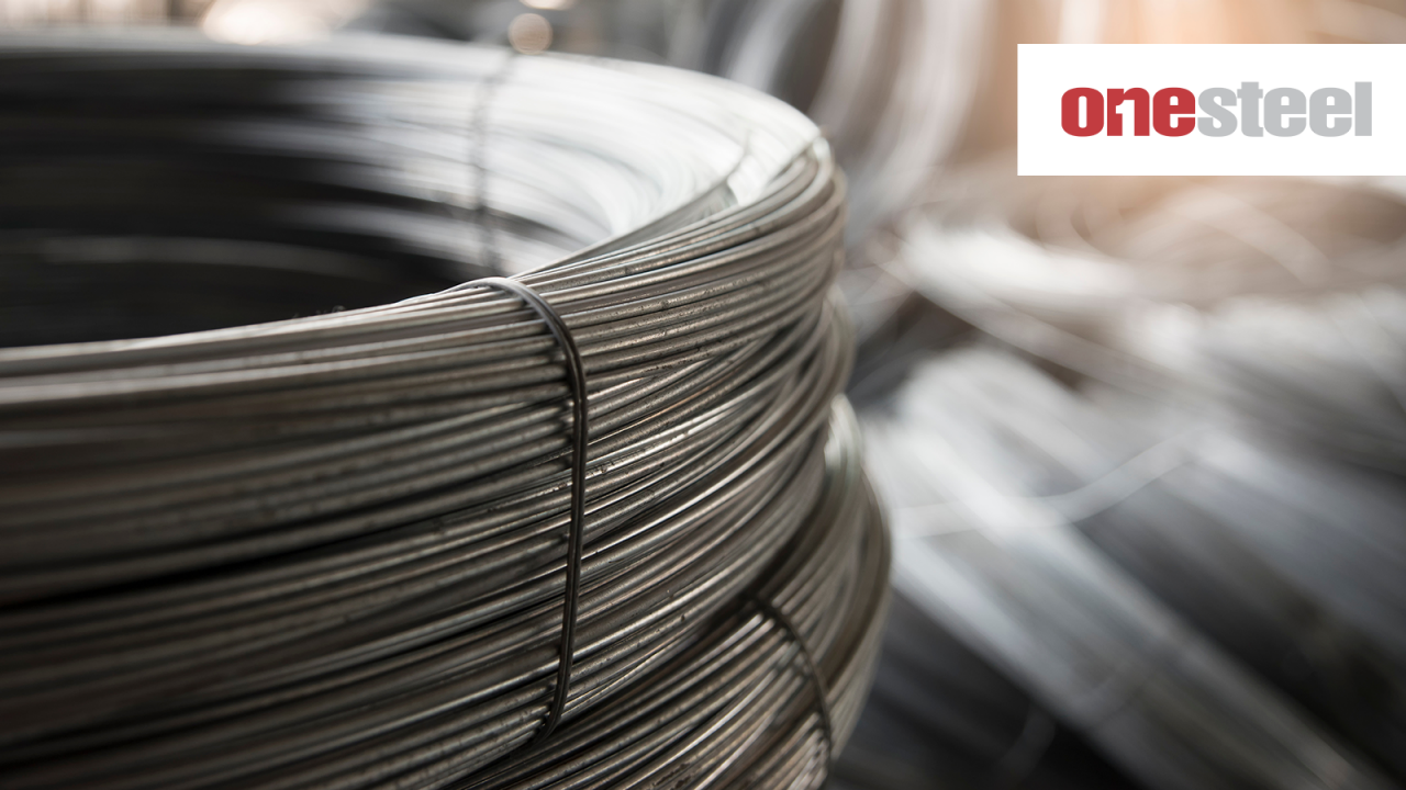 建設現場の鋼線結束用鋼線。